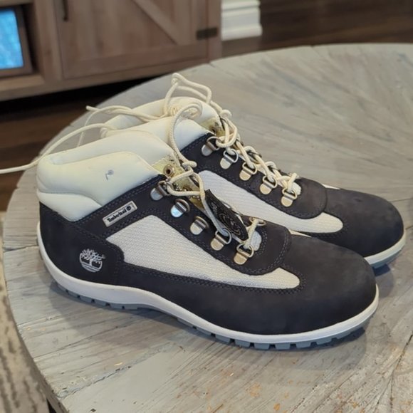 Like NEW Timberland Field Leather Boots - Picture 1 of 9